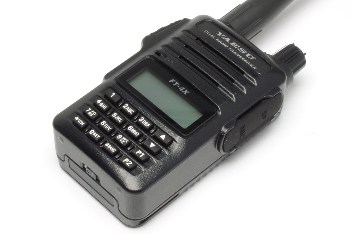 YAESU FT 4XE VHF/UHF Dual Band FM Handheld Transceiver